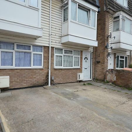 Four Bedroom Townhouse 12 Minutes Walk To Excel Exhibition Centre London Exterior foto