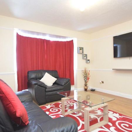 Four Bedroom Townhouse 12 Minutes Walk To Excel Exhibition Centre London Exterior foto