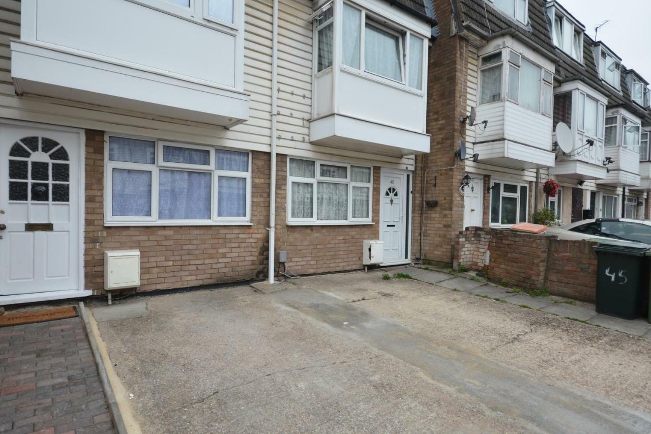 Four Bedroom Townhouse 12 Minutes Walk To Excel Exhibition Centre London Exterior foto