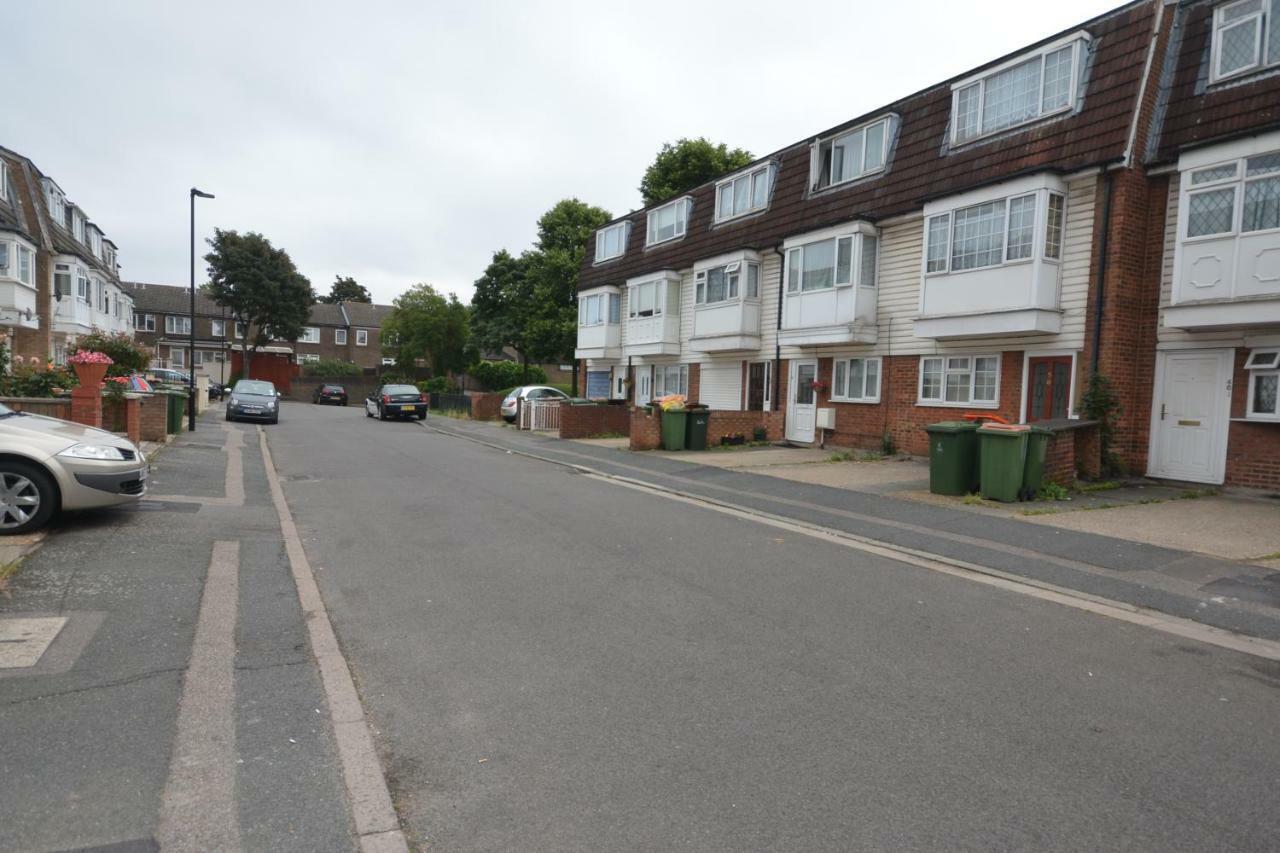 Four Bedroom Townhouse 12 Minutes Walk To Excel Exhibition Centre London Exterior foto