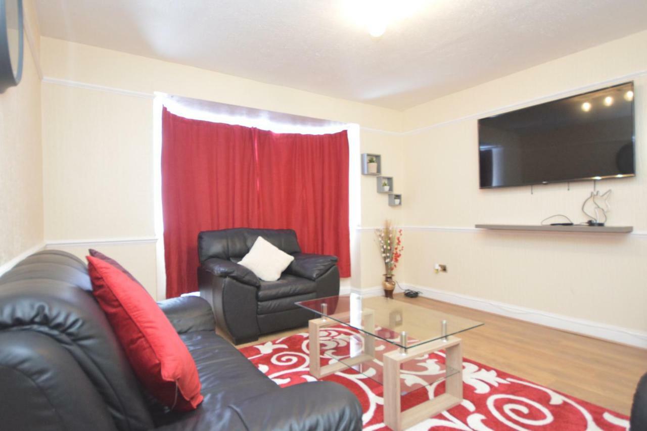 Four Bedroom Townhouse 12 Minutes Walk To Excel Exhibition Centre London Exterior foto
