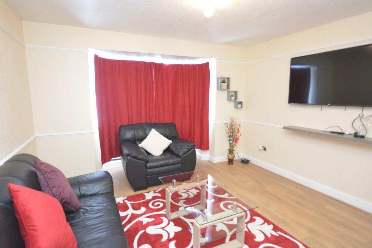 Four Bedroom Townhouse 12 Minutes Walk To Excel Exhibition Centre London Exterior foto