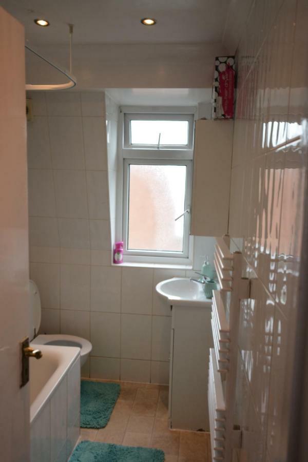 Four Bedroom Townhouse 12 Minutes Walk To Excel Exhibition Centre London Exterior foto