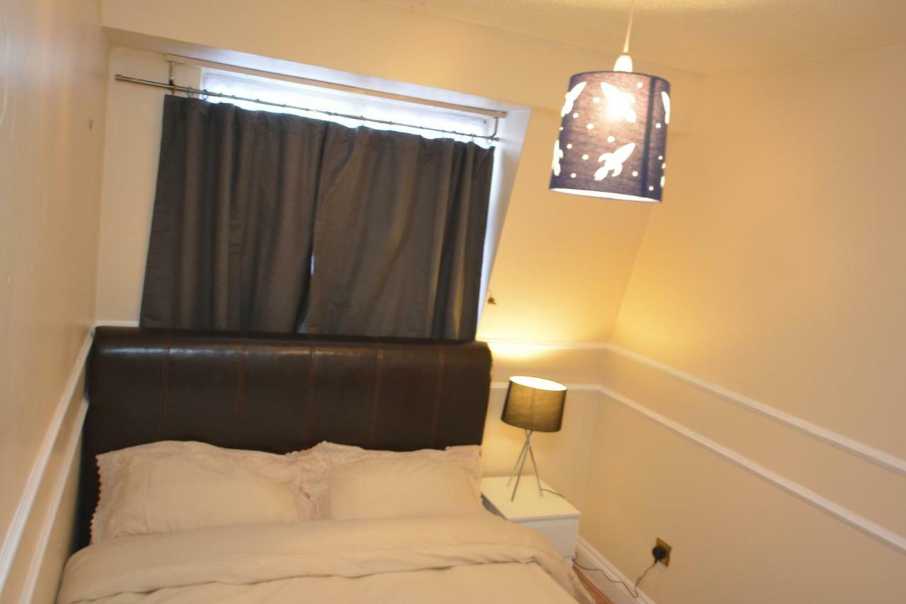 Four Bedroom Townhouse 12 Minutes Walk To Excel Exhibition Centre London Exterior foto