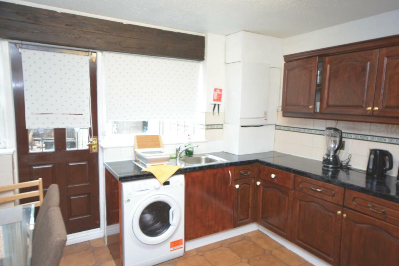Four Bedroom Townhouse 12 Minutes Walk To Excel Exhibition Centre London Exterior foto