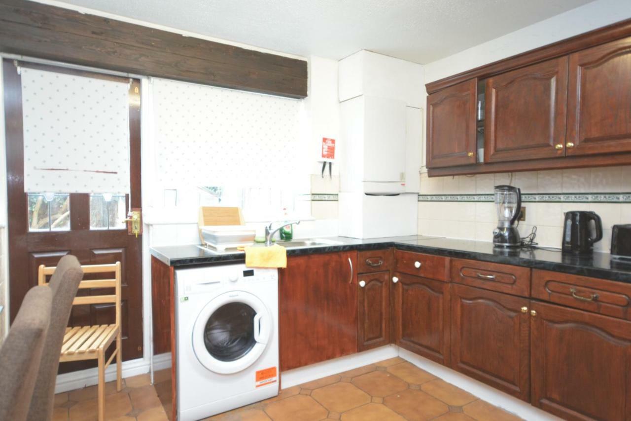 Four Bedroom Townhouse 12 Minutes Walk To Excel Exhibition Centre London Exterior foto